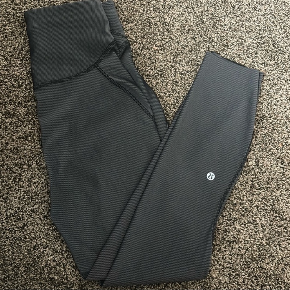 Brand new perfect condition size 4 Lulu lemon leggings